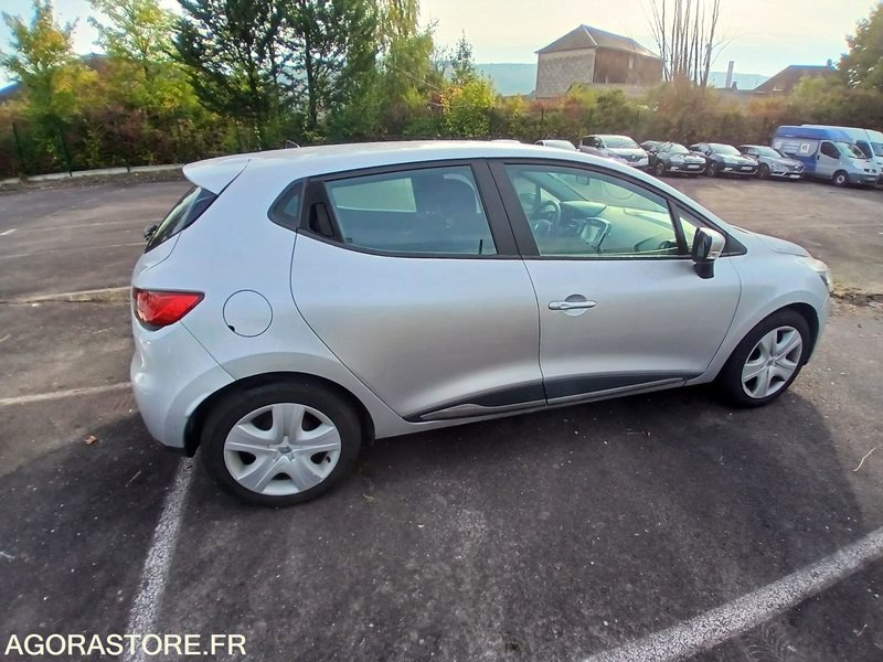 Renault Clio IV – Diesel – 2016-205 826 km - Αυτοκίνητο: φωτογραφία 3 Renault Clio IV – Diesel – 2016-205 826 km - Αυτοκίνητο: φωτογραφία 3