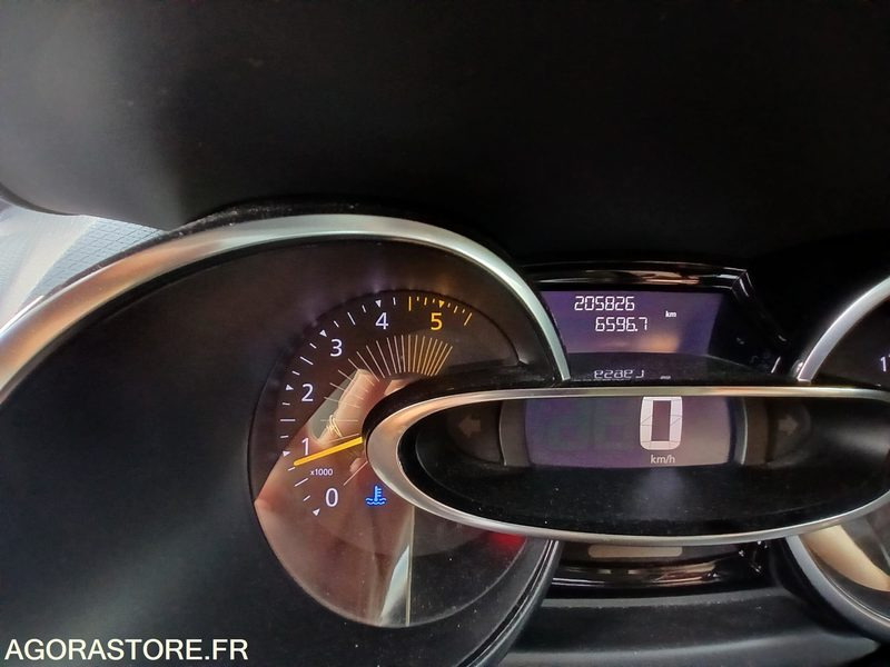 Renault Clio IV – Diesel – 2016-205 826 km - Αυτοκίνητο: φωτογραφία 5 Renault Clio IV – Diesel – 2016-205 826 km - Αυτοκίνητο: φωτογραφία 5