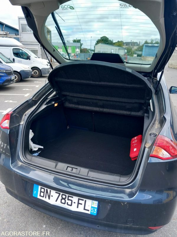 Renault Laguna BN785FL - Αυτοκίνητο: φωτογραφία 4 Renault Laguna BN785FL - Αυτοκίνητο: φωτογραφία 4