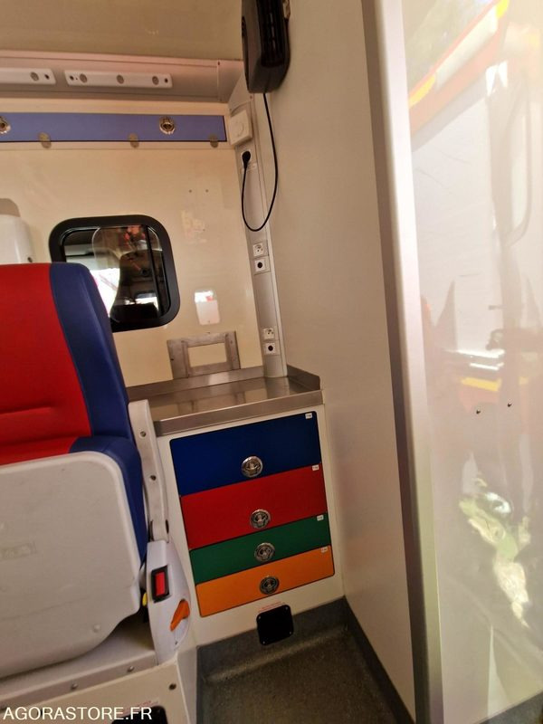 Ασθενοφόρο Renault Master - 2011 - 270594 - CE149HL: φωτογραφία 13 Ασθενοφόρο Renault Master - 2011 - 270594 - CE149HL: φωτογραφία 13