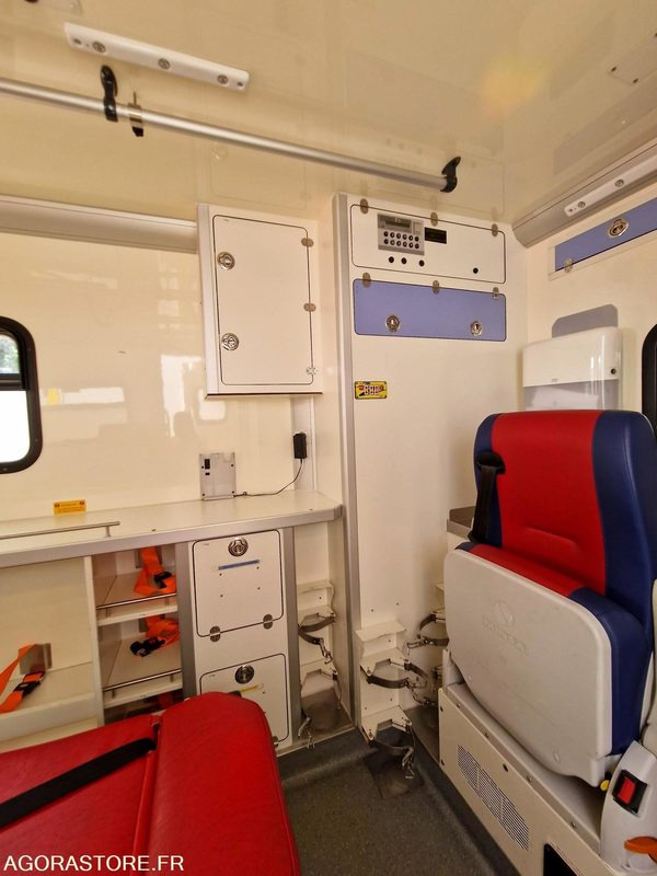 Ασθενοφόρο Renault Master - 2011 - 270594 - CE149HL: φωτογραφία 9 Ασθενοφόρο Renault Master - 2011 - 270594 - CE149HL: φωτογραφία 9