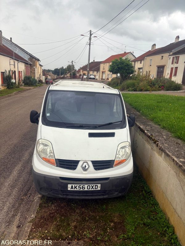 Renault Trafic dci 115 / 228000 km - Immatriculation anglaise - Ελαφρύ επαγγελματικό: φωτογραφία 4 Renault Trafic dci 115 / 228000 km - Immatriculation anglaise - Ελαφρύ επαγγελματικό: φωτογραφία 4