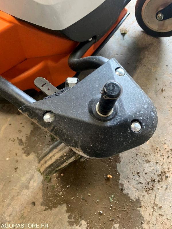 Tondeuse STIHL - Χλοοκοπτικό: φωτογραφία 4 Tondeuse STIHL - Χλοοκοπτικό: φωτογραφία 4