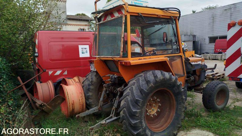 Tracteur RENAULT - 2864H - 1988 - 7723-KY-32 - ROULANT ET MOTEUR TOURNANT - Τρακτέρ: φωτογραφία 2 Tracteur RENAULT - 2864H - 1988 - 7723-KY-32 - ROULANT ET MOTEUR TOURNANT - Τρακτέρ: φωτογραφία 2