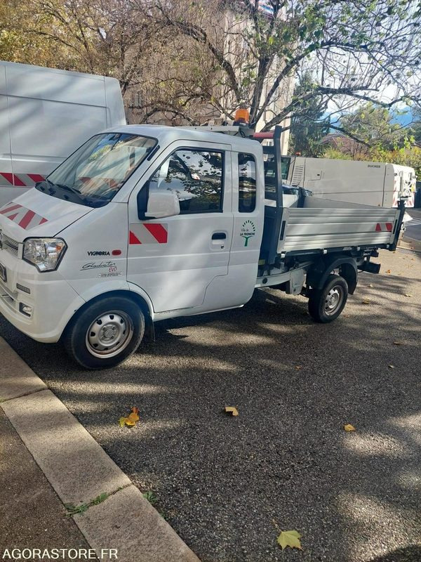 Tri-benne Giotti Victoria Gladiator Essence - Όχημα με ανατρεπομενη καροτσα: φωτογραφία 1 Tri-benne Giotti Victoria Gladiator Essence - Όχημα με ανατρεπομενη καροτσα: φωτογραφία 1