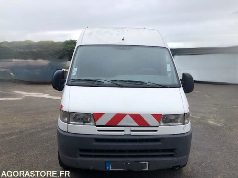 Véhicule PEUGEOT BOXER 2001 NON ROULANT EN L'ETAT - Μικρό βαν: φωτογραφία 5 Véhicule PEUGEOT BOXER 2001 NON ROULANT EN L'ETAT - Μικρό βαν: φωτογραφία 5