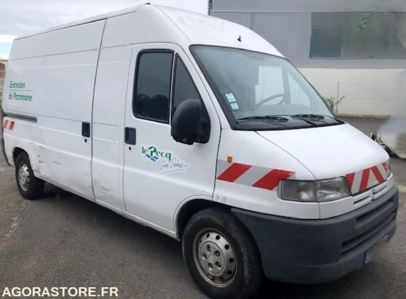 Véhicule PEUGEOT BOXER 2001 NON ROULANT EN L'ETAT - Μικρό βαν: φωτογραφία 4 Véhicule PEUGEOT BOXER 2001 NON ROULANT EN L'ETAT - Μικρό βαν: φωτογραφία 4