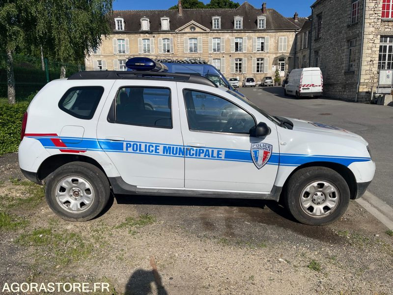Vehicule de Police - DACIA Duster Tous terrains - SUV: φωτογραφία 2 Vehicule de Police - DACIA Duster Tous terrains - SUV: φωτογραφία 2