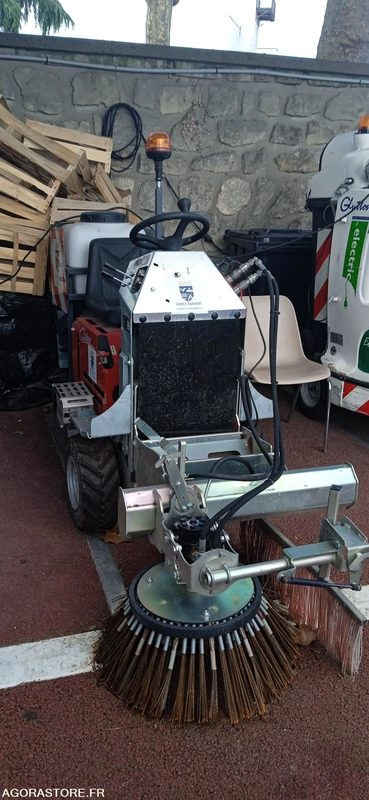 Balayeuse désherbeuse deneigeuse COCHET type GECKO automotrice 27 heures 2021 - Σάρωθρο δρόμων: φωτογραφία 2 Balayeuse désherbeuse deneigeuse COCHET type GECKO automotrice 27 heures 2021 - Σάρωθρο δρόμων: φωτογραφία 2