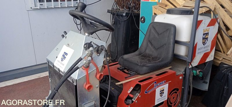 Balayeuse désherbeuse deneigeuse COCHET type GECKO automotrice 27 heures 2021 - Σάρωθρο δρόμων: φωτογραφία 3 Balayeuse désherbeuse deneigeuse COCHET type GECKO automotrice 27 heures 2021 - Σάρωθρο δρόμων: φωτογραφία 3