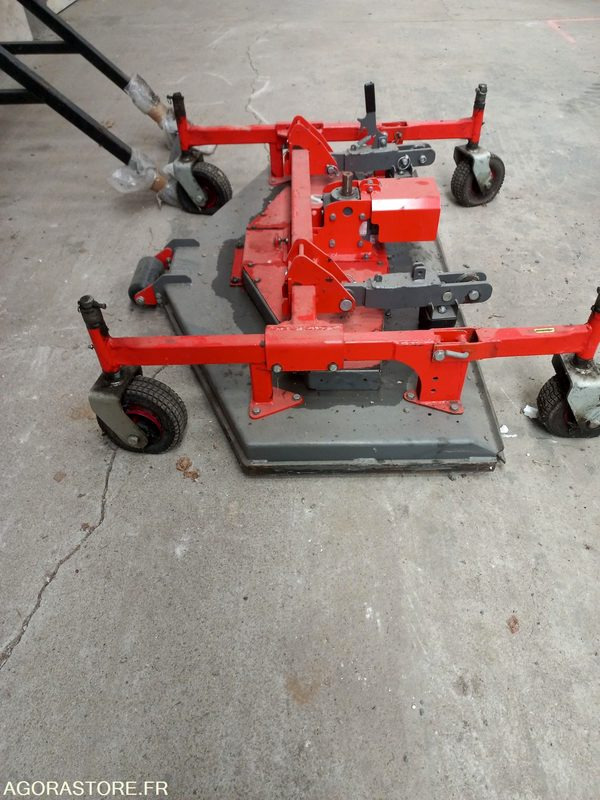 Coupe de tondeuse mulchng Morgneux TMC 150 fixation Kubota - Χλοοκοπτικό: φωτογραφία 1 Coupe de tondeuse mulchng Morgneux TMC 150 fixation Kubota - Χλοοκοπτικό: φωτογραφία 1