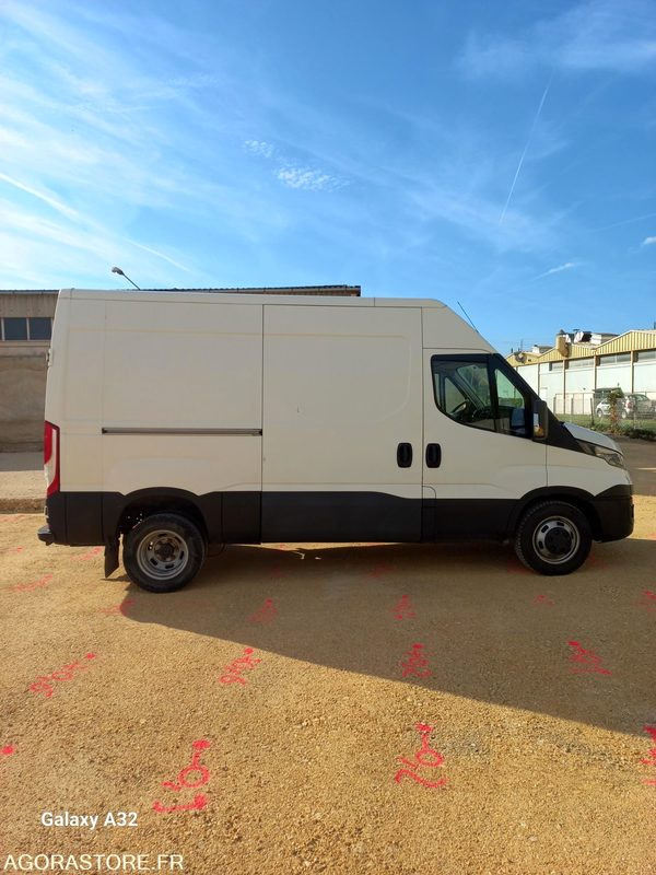 Fourgon iveco - Βαν: φωτογραφία 4 Fourgon iveco - Βαν: φωτογραφία 4