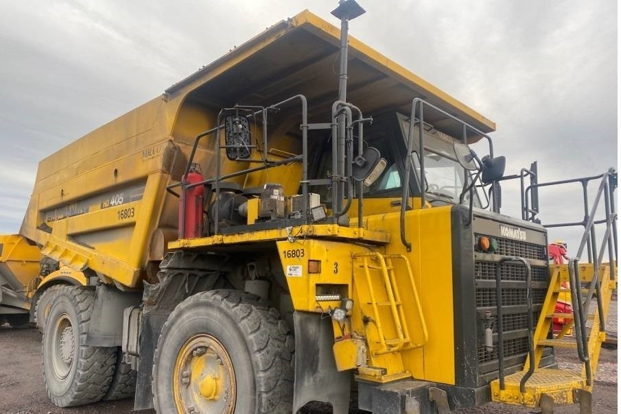 Komatsu HD405-7 - Ανατρεπόμενο όχημα μεταφοράς λατομικών υλικών: φωτογραφία 1 Komatsu HD405-7 - Ανατρεπόμενο όχημα μεταφοράς λατομικών υλικών: φωτογραφία 1