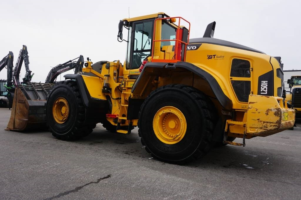 Volvo L250H *Uthyres* - Ελαστιχοφόρος φορτωτής: φωτογραφία 3 Volvo L250H *Uthyres* - Ελαστιχοφόρος φορτωτής: φωτογραφία 3