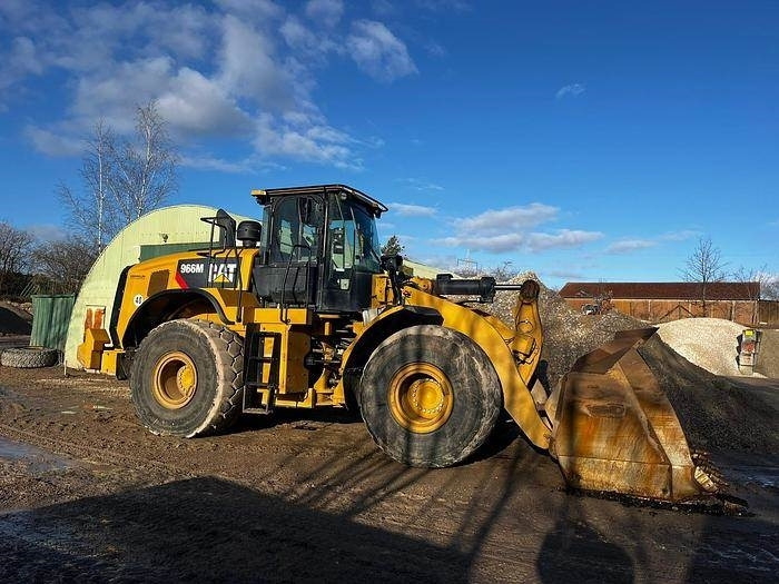 CAT 966M - Ελαστιχοφόρος φορτωτής: φωτογραφία 2 CAT 966M - Ελαστιχοφόρος φορτωτής: φωτογραφία 2