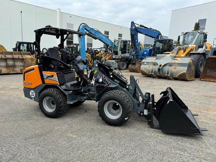 GiANT G2700 X-TRA HD Y  - Ελαστιχοφόρος φορτωτής: φωτογραφία 1 GiANT G2700 X-TRA HD Y  - Ελαστιχοφόρος φορτωτής: φωτογραφία 1