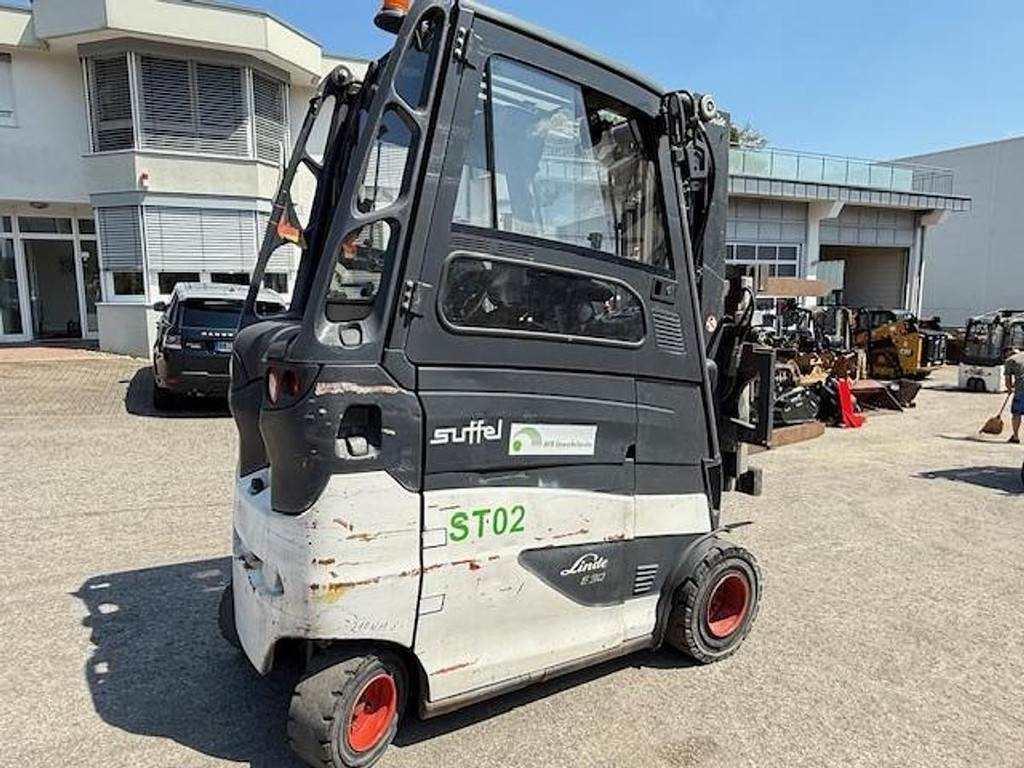Linde E30 HL – 01/600 - Ηλεκτροκίνητο περονοφόρο: φωτογραφία 3 Linde E30 HL – 01/600 - Ηλεκτροκίνητο περονοφόρο: φωτογραφία 3