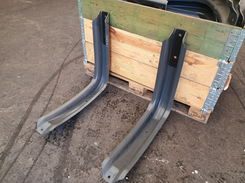 DAF original fuel tank brackets 620x675 - Σύστημα καυσίμου για Φορτηγό: φωτογραφία 1 DAF original fuel tank brackets 620x675 - Σύστημα καυσίμου για Φορτηγό: φωτογραφία 1