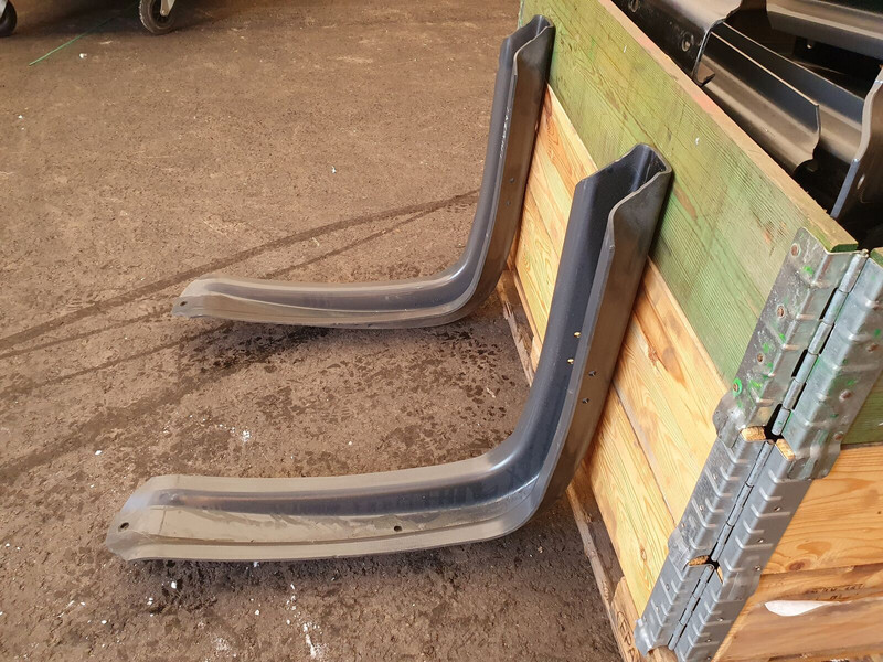 DAF original fuel tank brackets 620x675 - Σύστημα καυσίμου για Φορτηγό: φωτογραφία 2 DAF original fuel tank brackets 620x675 - Σύστημα καυσίμου για Φορτηγό: φωτογραφία 2