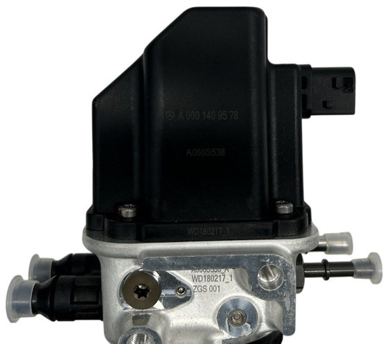 Mercedes-Benz AdBlue pump - Σύστημα εξάτμισης για Φορτηγό: φωτογραφία 5 Mercedes-Benz AdBlue pump - Σύστημα εξάτμισης για Φορτηγό: φωτογραφία 5