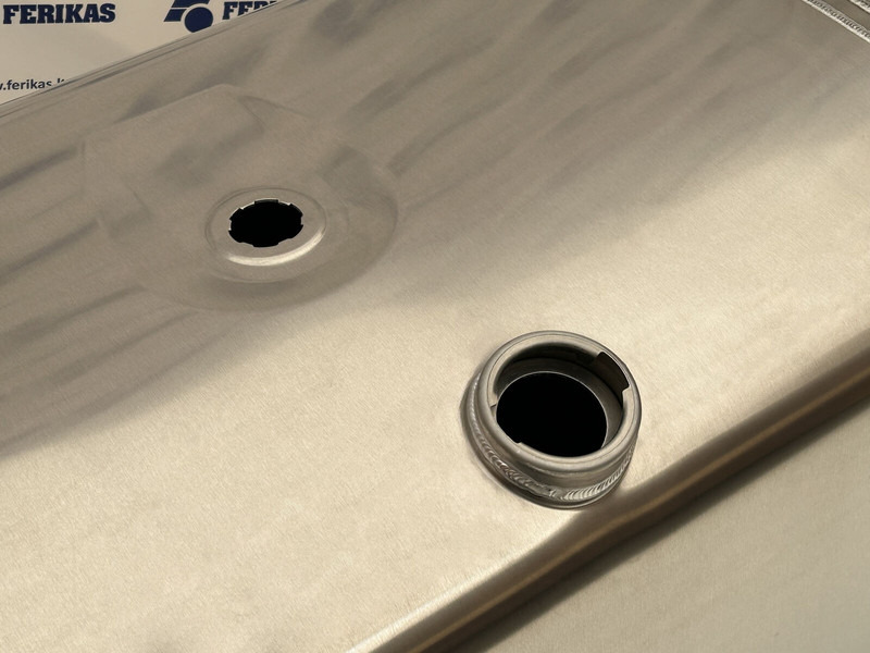 Νέα Ρεζερβουάρ καυσίμου για Φορτηγό Mercedes-Benz Fuel tank 880L + 90L AdBlue: φωτογραφία 6 Νέα Ρεζερβουάρ καυσίμου για Φορτηγό Mercedes-Benz Fuel tank 880L + 90L AdBlue: φωτογραφία 6