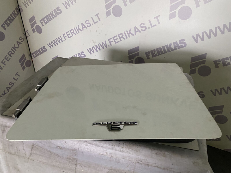 Mercedes-Benz STORAGE COMPARTMENT FLAP - Προφυλακτήρας για Φορτηγό: φωτογραφία 1 Mercedes-Benz STORAGE COMPARTMENT FLAP - Προφυλακτήρας για Φορτηγό: φωτογραφία 1