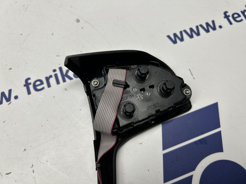 Mercedes-Benz steering wheel buttons - Προφυλακτήρας για Φορτηγό: φωτογραφία 4 Mercedes-Benz steering wheel buttons - Προφυλακτήρας για Φορτηγό: φωτογραφία 4