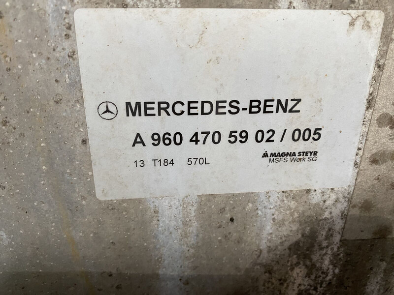 Mercedes-Benz with brackets - Ρεζερβουάρ καυσίμου για Φορτηγό: φωτογραφία 5 Mercedes-Benz with brackets - Ρεζερβουάρ καυσίμου για Φορτηγό: φωτογραφία 5