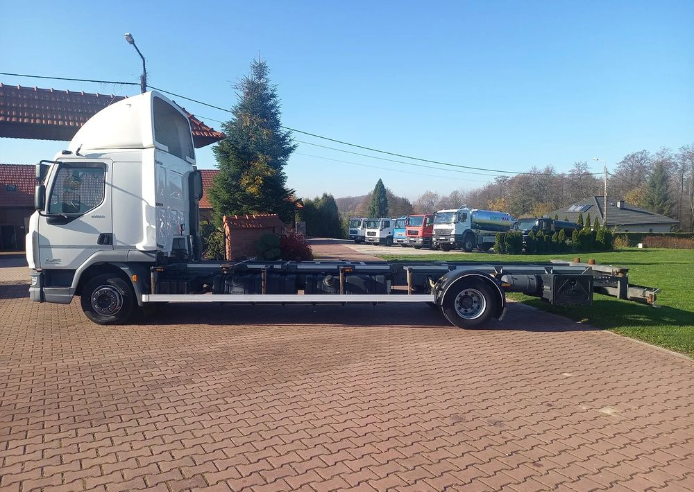 DAF 45 - Φορτηγό μεταφοράς εμπορευματοκιβωτίων/ Κινητό αμάξωμα: φωτογραφία 3 DAF 45 - Φορτηγό μεταφοράς εμπορευματοκιβωτίων/ Κινητό αμάξωμα: φωτογραφία 3