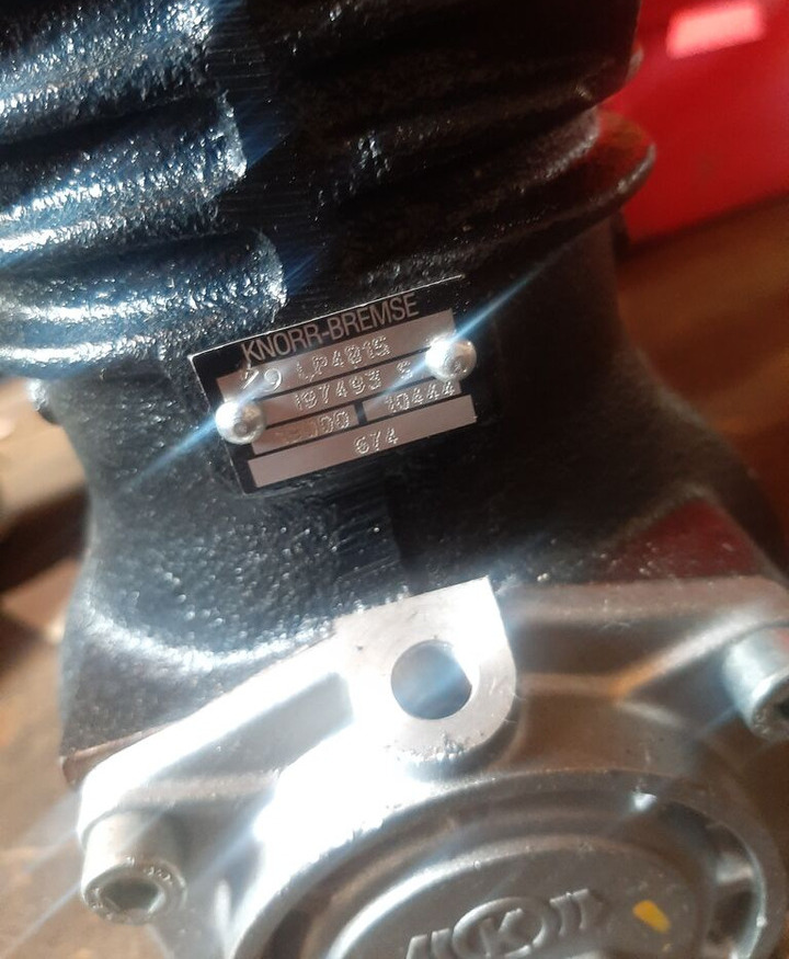 Knorr-Bremse LP 4815 LP4815 197493 S Knorr-Bremse - Κομπρεσέρ για Λεωφορείο: φωτογραφία 2 Knorr-Bremse LP 4815 LP4815 197493 S Knorr-Bremse - Κομπρεσέρ για Λεωφορείο: φωτογραφία 2