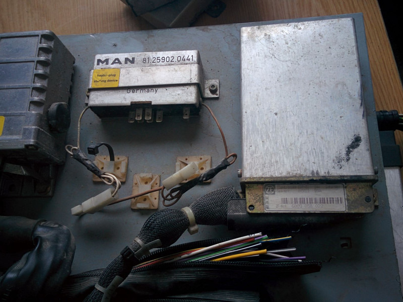 Ηλεκτρονική μονάδα ελέγχου Scania MaxiMum Controol / Truck-Cruise ELSON: φωτογραφία 8 Ηλεκτρονική μονάδα ελέγχου Scania MaxiMum Controol / Truck-Cruise ELSON: φωτογραφία 8