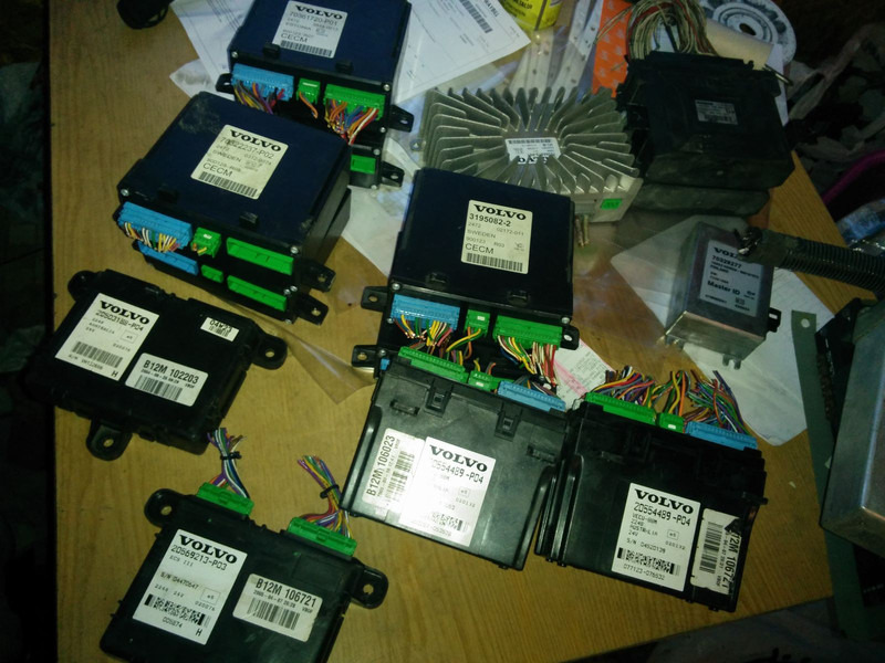 Volvo 20503188-P04.3195082-2 R03 - Ηλεκτρονική μονάδα ελέγχου: φωτογραφία 1 Volvo 20503188-P04.3195082-2 R03 - Ηλεκτρονική μονάδα ελέγχου: φωτογραφία 1