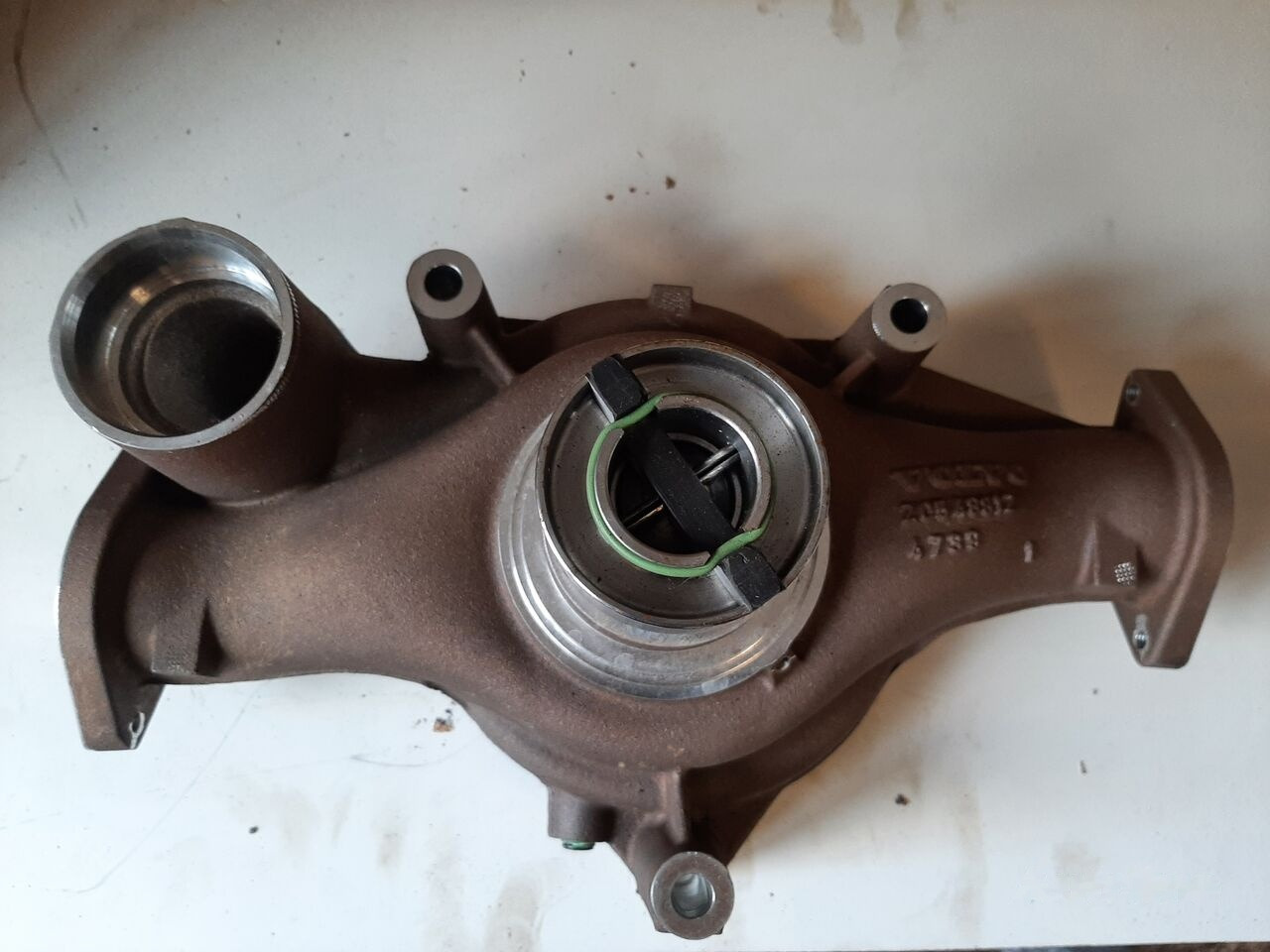 Volvo 20548812 4733 / 20548812 Volvo - Αντλία ψυκτικού για Λεωφορείο: φωτογραφία 1 Volvo 20548812 4733 / 20548812 Volvo - Αντλία ψυκτικού για Λεωφορείο: φωτογραφία 1