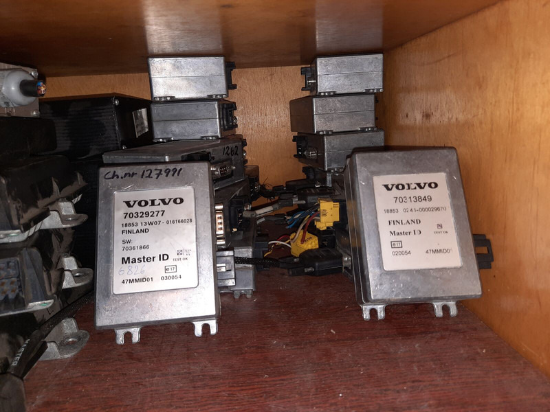 Volvo 70329277 / 70395975-P01 / 70361720-P01 / 70322237-P02 - Ηλεκτρονική μονάδα ελέγχου: φωτογραφία 1 Volvo 70329277 / 70395975-P01 / 70361720-P01 / 70322237-P02 - Ηλεκτρονική μονάδα ελέγχου: φωτογραφία 1