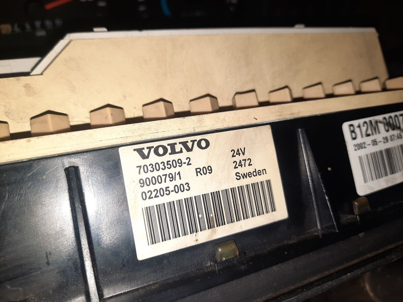 Volvo 70361832-1 . 70361831. 70329201-2 .22205475-P03. 70392912-P01/ - Ταμπλό αυτοκινήτου: φωτογραφία 2 Volvo 70361832-1 . 70361831. 70329201-2 .22205475-P03. 70392912-P01/ - Ταμπλό αυτοκινήτου: φωτογραφία 2