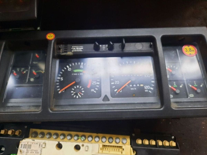 Volvo 70361832-1 . 70361831. 70329201-2 .22205475-P03. 70392912-P01/ - Ταμπλό αυτοκινήτου: φωτογραφία 4 Volvo 70361832-1 . 70361831. 70329201-2 .22205475-P03. 70392912-P01/ - Ταμπλό αυτοκινήτου: φωτογραφία 4