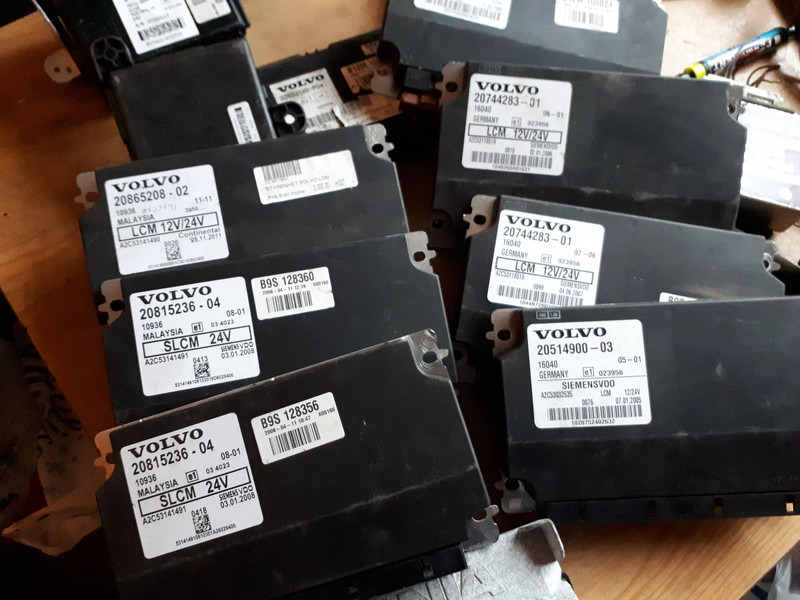 Volvo Siemts VDO 20514900-03 20569213-P03. 20744283-01. 20865208-02. - Ηλεκτρονική μονάδα ελέγχου: φωτογραφία 1 Volvo Siemts VDO 20514900-03 20569213-P03. 20744283-01. 20865208-02. - Ηλεκτρονική μονάδα ελέγχου: φωτογραφία 1