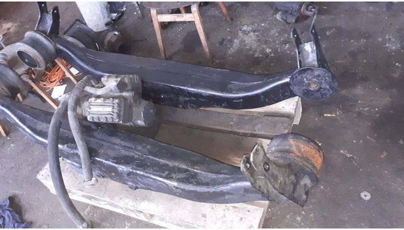 Volvo кронштейн заднего моста мерседес - Ελατήριο: φωτογραφία 1 Volvo кронштейн заднего моста мерседес - Ελατήριο: φωτογραφία 1