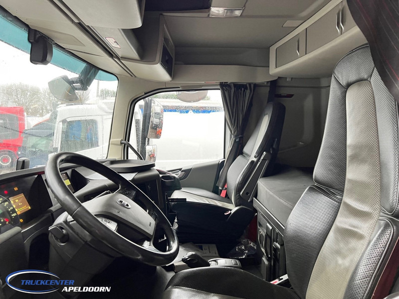 Volvo FH 540 17800 Liter, 4 Compartments, Retarder, Steering axle - Φορτηγό βυτιοφόρο: φωτογραφία 4 Volvo FH 540 17800 Liter, 4 Compartments, Retarder, Steering axle - Φορτηγό βυτιοφόρο: φωτογραφία 4