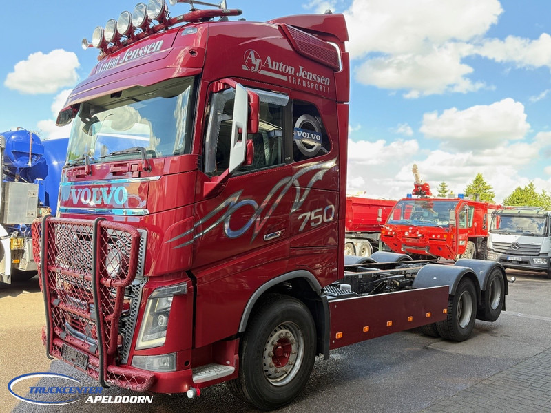 Volvo FH 750 6x4 Tandemlift, Retarder, PTO - Φορτηγό σασί: φωτογραφία 3 Volvo FH 750 6x4 Tandemlift, Retarder, PTO - Φορτηγό σασί: φωτογραφία 3