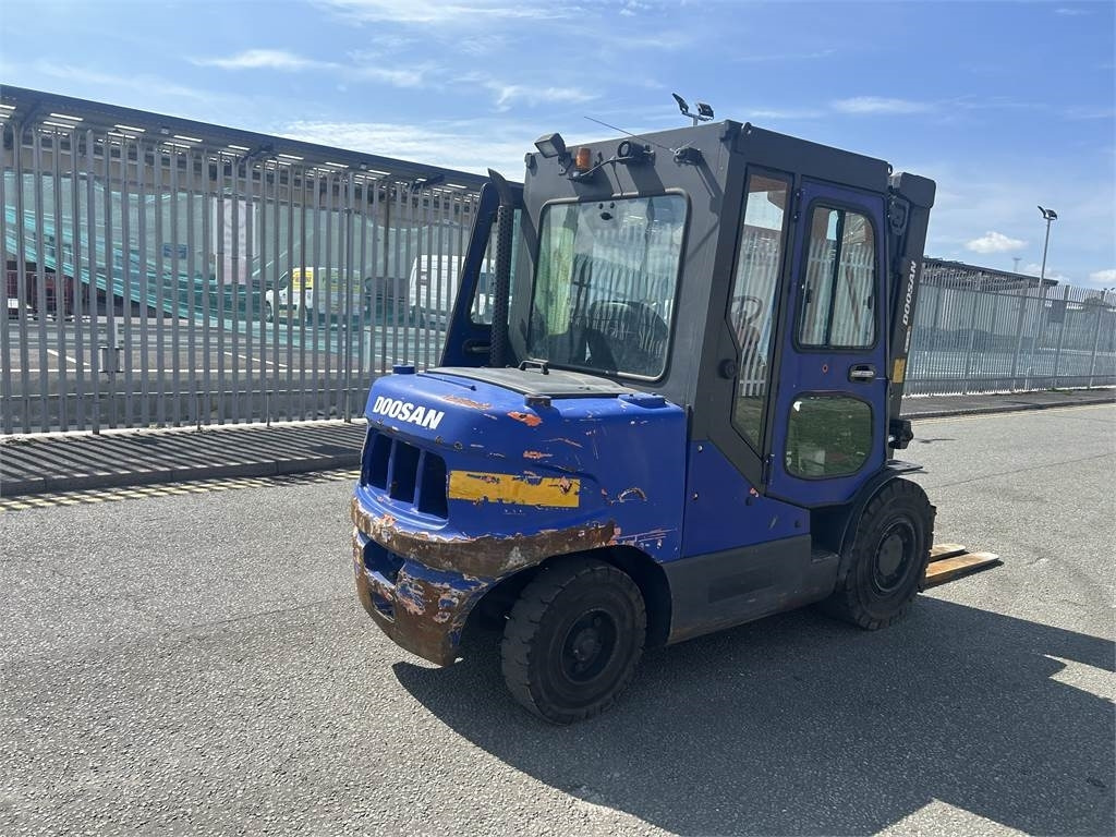 Doosan D45SC-5 - Πετρελαιοκίνητο περονοφόρο: φωτογραφία 5 Doosan D45SC-5 - Πετρελαιοκίνητο περονοφόρο: φωτογραφία 5