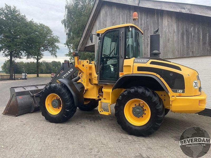 Volvo L45F - Ελαστιχοφόρος φορτωτής: φωτογραφία 3 Volvo L45F - Ελαστιχοφόρος φορτωτής: φωτογραφία 3