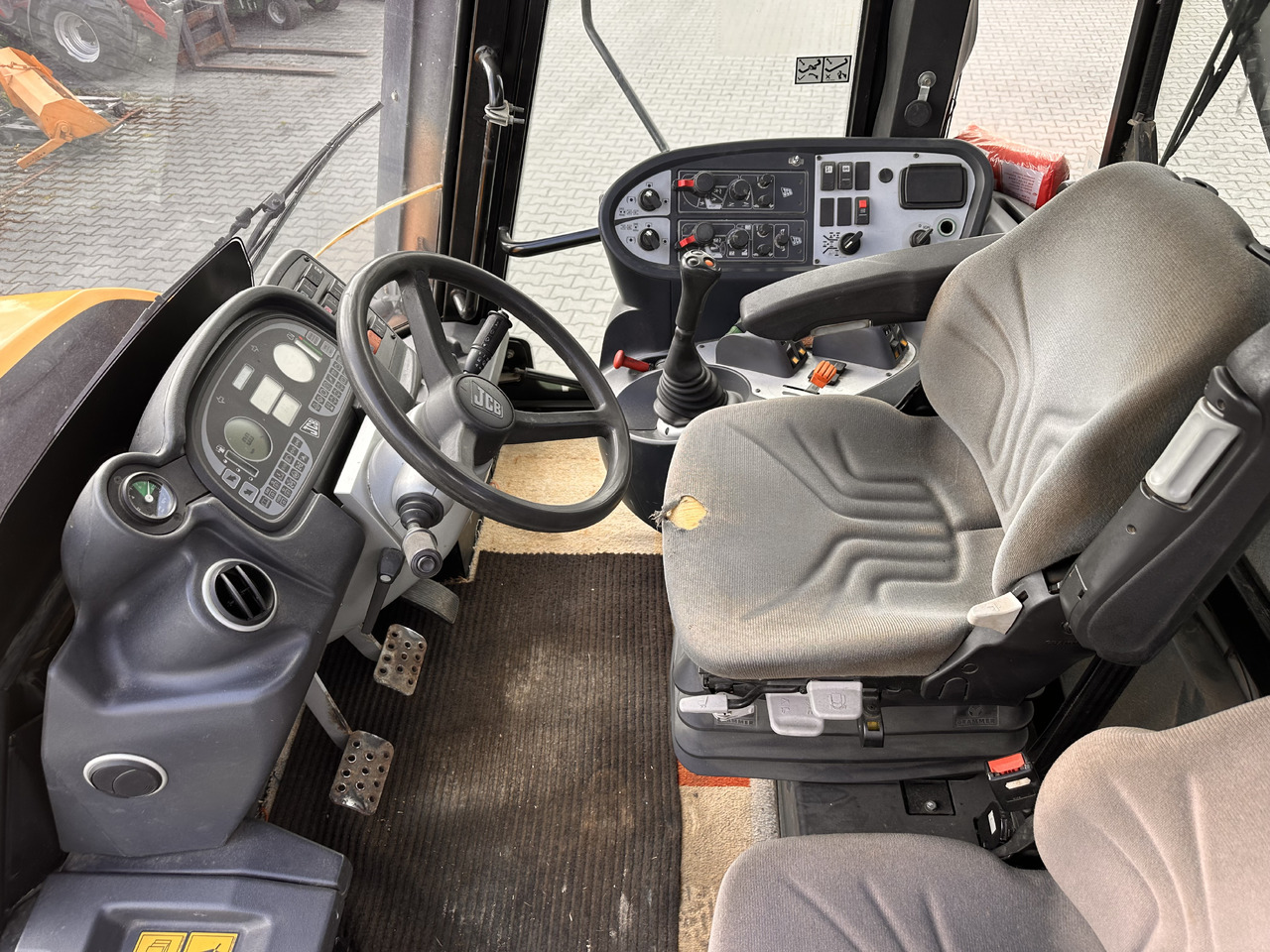 JCB FASTRAC 3230 - Τρακτέρ: φωτογραφία 5 JCB FASTRAC 3230 - Τρακτέρ: φωτογραφία 5