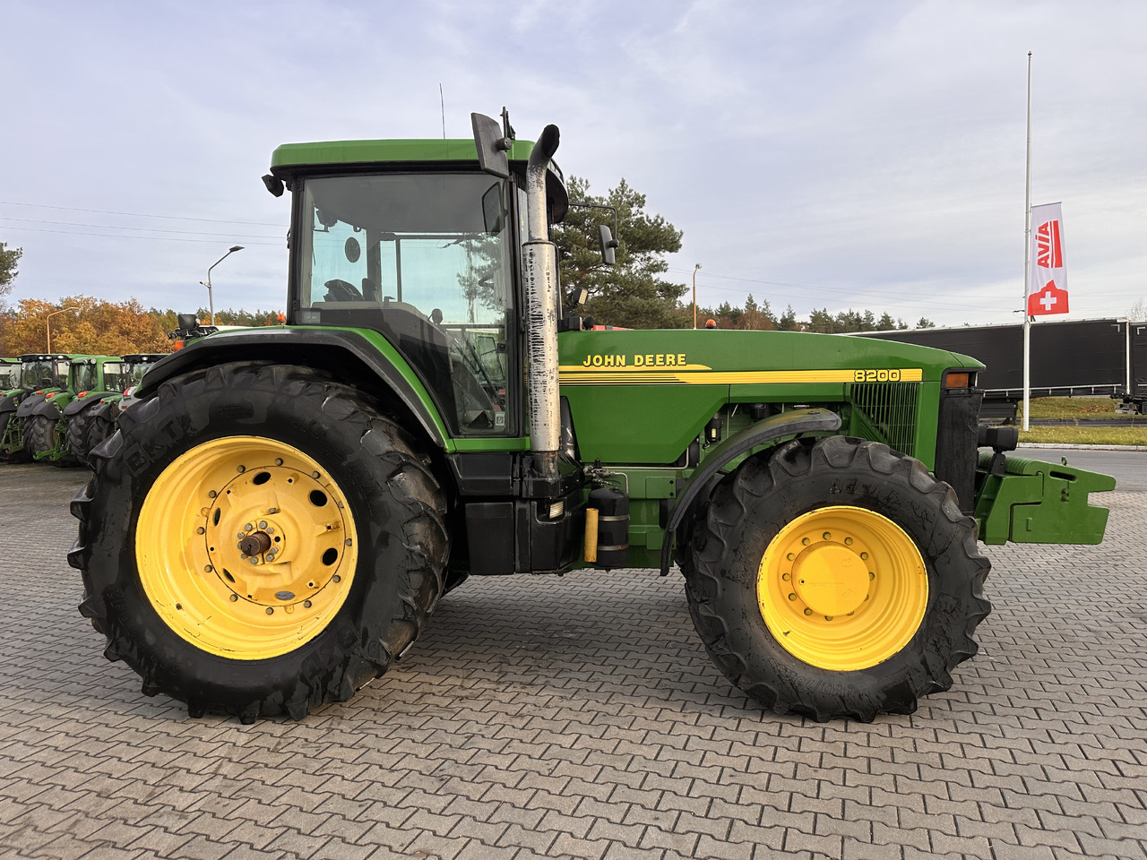 John Deere 8200 PowerShift 8.1 - Τρακτέρ: φωτογραφία 3 John Deere 8200 PowerShift 8.1 - Τρακτέρ: φωτογραφία 3