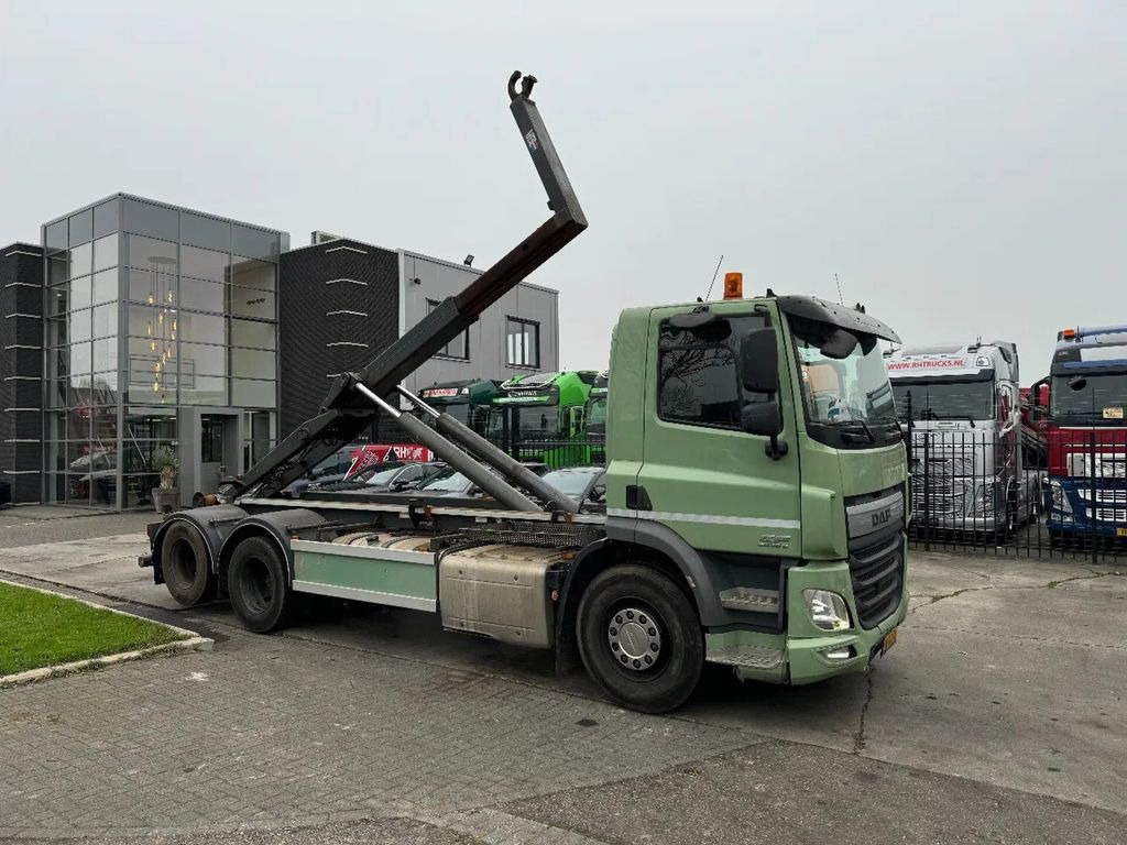DAF CF 440 6X2 EURO 6 21T VDL HOOK TÜV 02-2025 - Φορτηγό φόρτωσης γάντζου: φωτογραφία 2 DAF CF 440 6X2 EURO 6 21T VDL HOOK TÜV 02-2025 - Φορτηγό φόρτωσης γάντζου: φωτογραφία 2