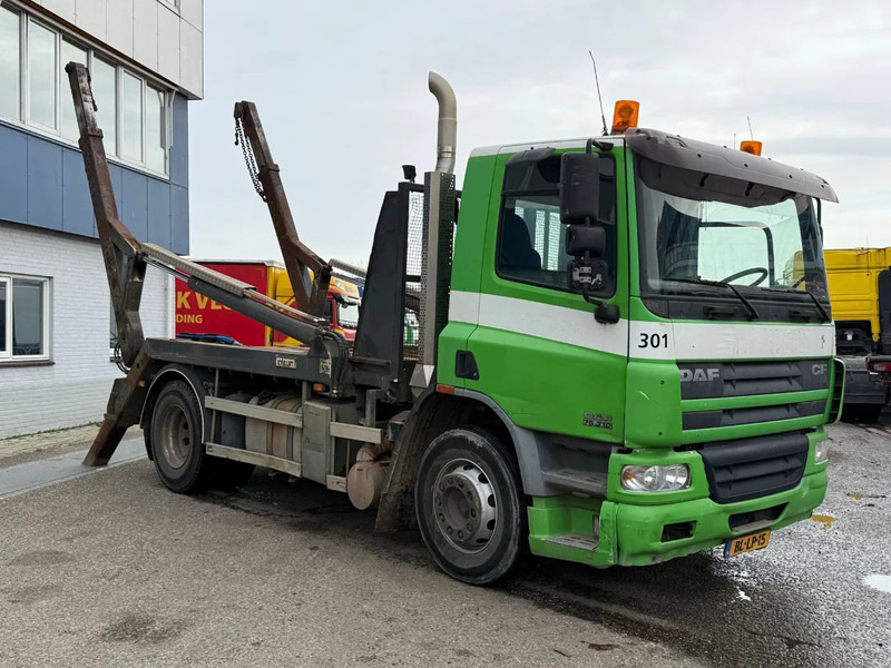 DAF CF 75.310 4X2 HYVALIFT SKIPLOADER MANUAL GEAR FULL STEEL - Φορτηγό καδοφόρος φορτωτής: φωτογραφία 3 DAF CF 75.310 4X2 HYVALIFT SKIPLOADER MANUAL GEAR FULL STEEL - Φορτηγό καδοφόρος φορτωτής: φωτογραφία 3