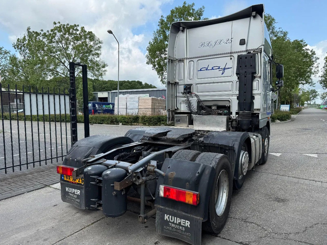DAF XF 105.460 6X2 RETARDER EURO5 TÜV TILL 01-2026 - Τράκτορας: φωτογραφία 5 DAF XF 105.460 6X2 RETARDER EURO5 TÜV TILL 01-2026 - Τράκτορας: φωτογραφία 5