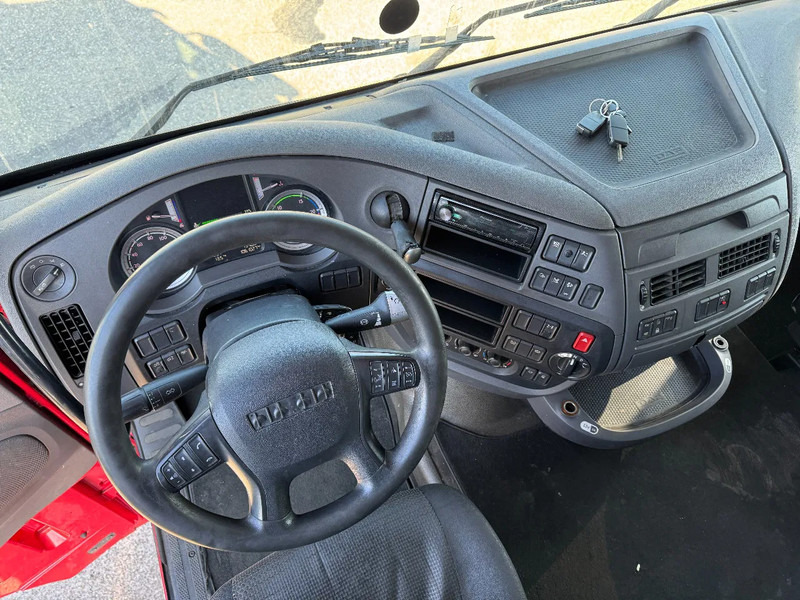 Τράκτορας DAF XF 440 4X2 EURO 6 SKIRTS 2017: φωτογραφία 13 Τράκτορας DAF XF 440 4X2 EURO 6 SKIRTS 2017: φωτογραφία 13