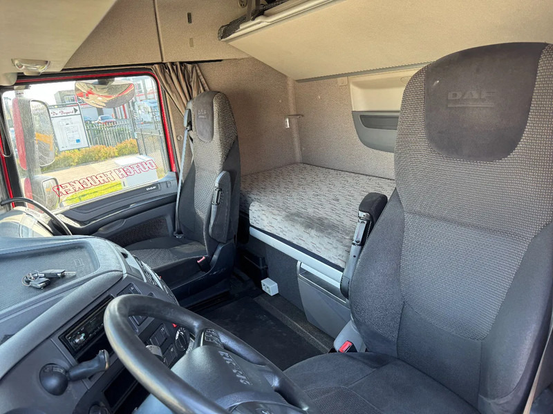 Τράκτορας DAF XF 440 4X2 EURO 6 SKIRTS 2017: φωτογραφία 12 Τράκτορας DAF XF 440 4X2 EURO 6 SKIRTS 2017: φωτογραφία 12