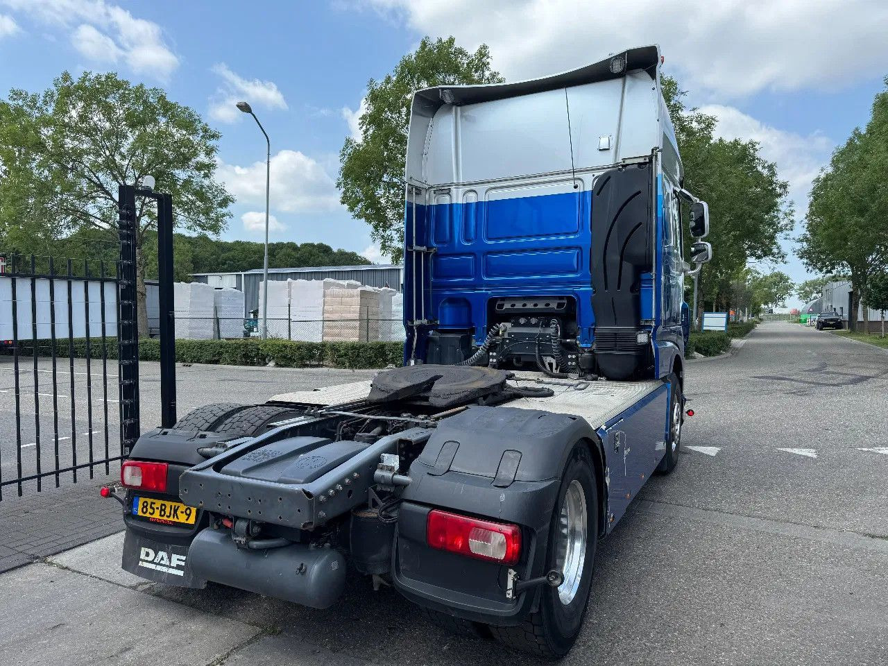 DAF XF 460 4X2 EURO 6 SKIRTS HYDRAULIC - Τράκτορας: φωτογραφία 5 DAF XF 460 4X2 EURO 6 SKIRTS HYDRAULIC - Τράκτορας: φωτογραφία 5